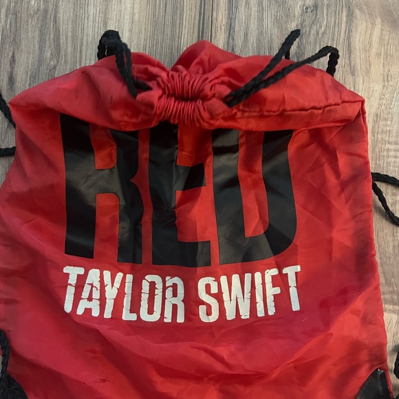 Red Taylor Swift Drawstring Bag - Picture 10 of 10
